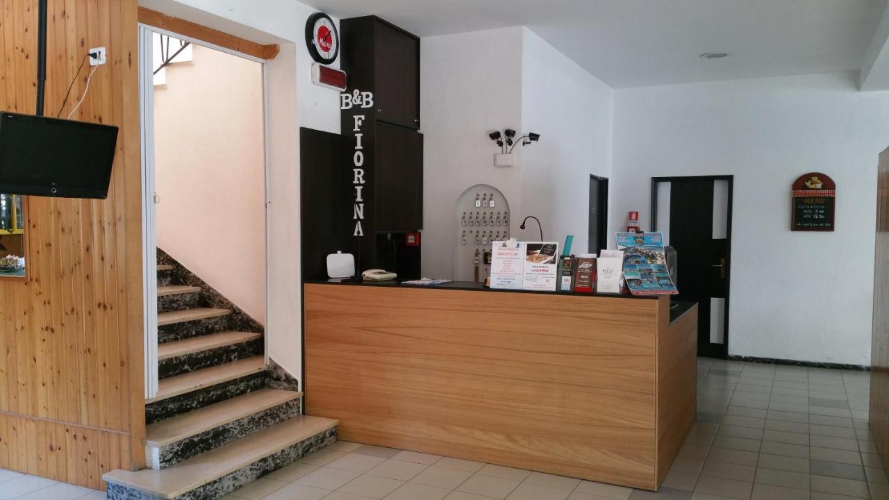Fiorina Bed&Breakfast - Colazione Fino A Mezzogiorno - Beach Village Gratuito - Aquafan25 Oltremare20 Riccione Buitenkant foto