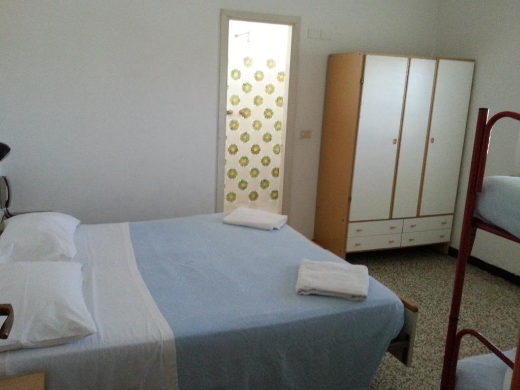 Fiorina Bed&Breakfast - Colazione Fino A Mezzogiorno - Beach Village Gratuito - Aquafan25 Oltremare20 Riccione Kamer foto