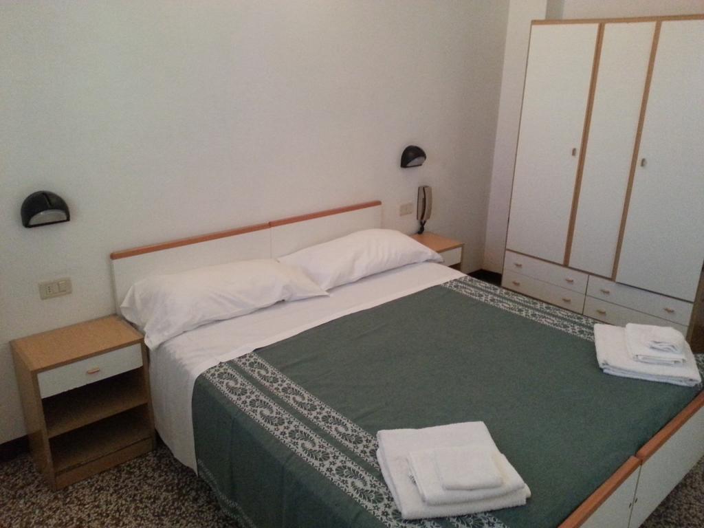 Fiorina Bed&Breakfast - Colazione Fino A Mezzogiorno - Beach Village Gratuito - Aquafan25 Oltremare20 Riccione Kamer foto
