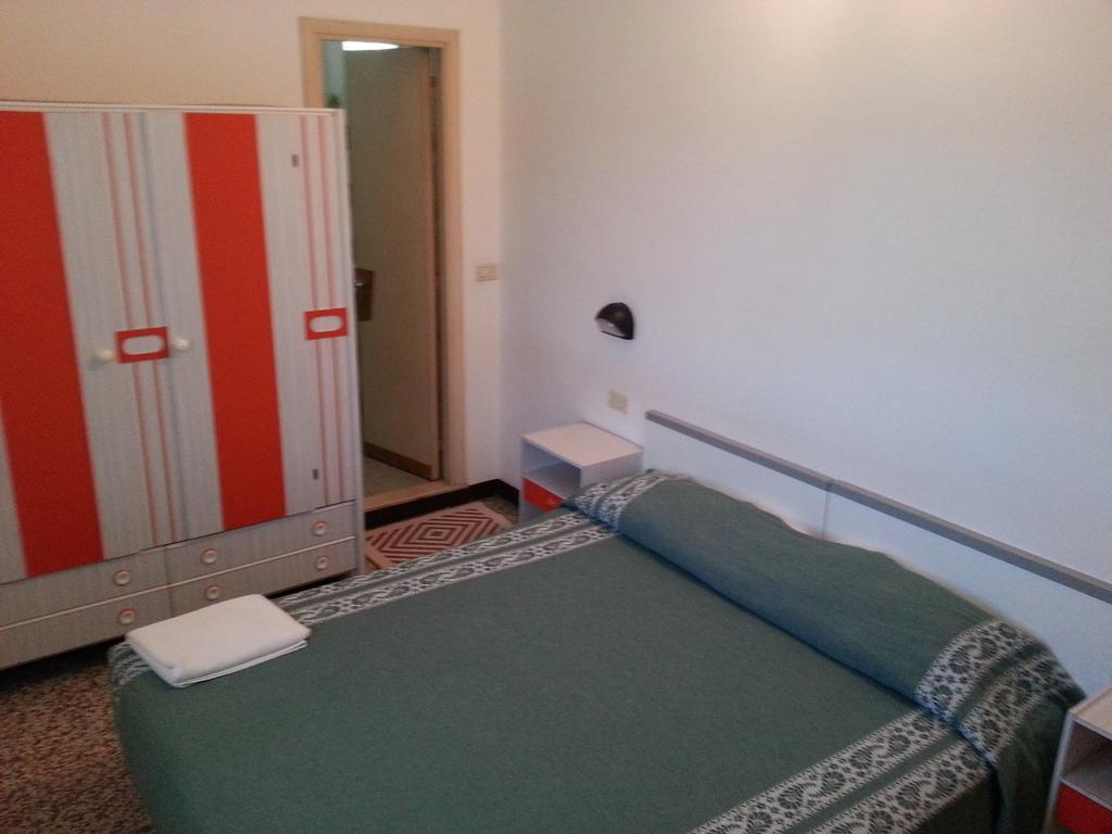 Fiorina Bed&Breakfast - Colazione Fino A Mezzogiorno - Beach Village Gratuito - Aquafan25 Oltremare20 Riccione Kamer foto